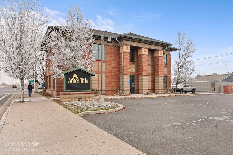 More Photos Of 735 SW 6th St, Redmond Office For Lease