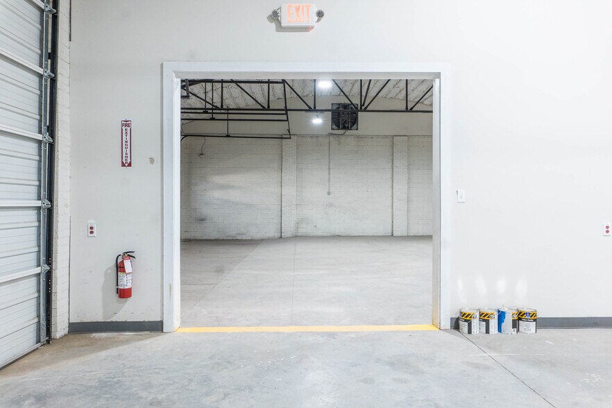 More Photos Of 122 Atando Ave, Charlotte Service For Lease