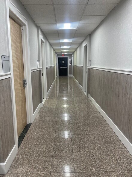 More Photos Of 120 W Park Ave, Long Beach Office For Sale