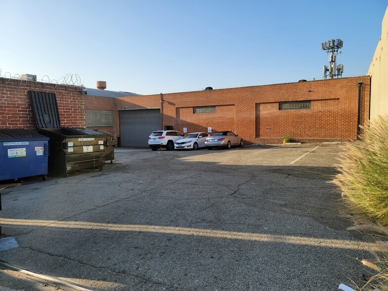 More Photos Of 2840 E 11th St, Los Angeles Warehouse For Lease