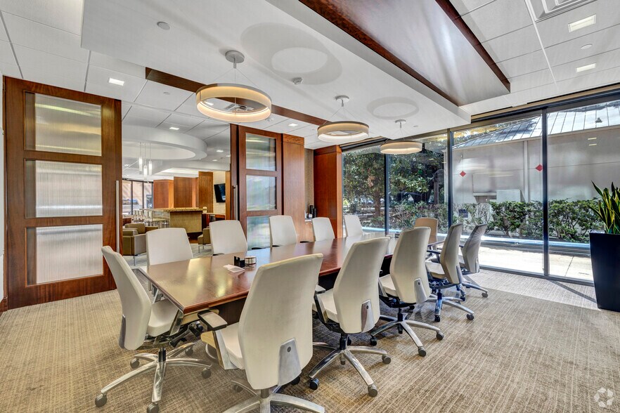 More Photos Of 2603 Augusta Dr, Houston Office For Lease