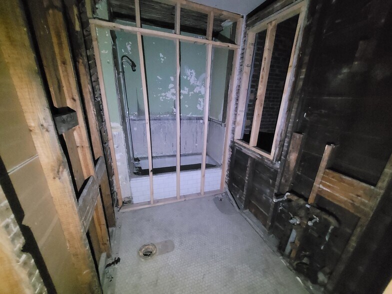 More Photos Of 14907 Livernois Ave, Detroit Flex For Sale