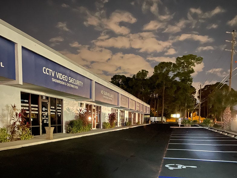 More Photos Of 3350 Ulmerton Rd, Clearwater Light Manufacturing For Lease