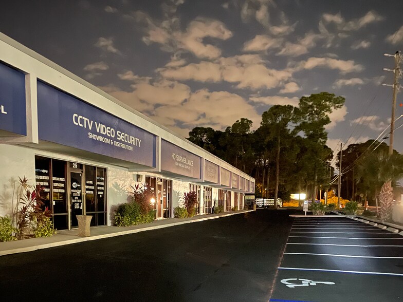 More Photos Of 3350 Ulmerton Rd, Clearwater Light Manufacturing For Lease