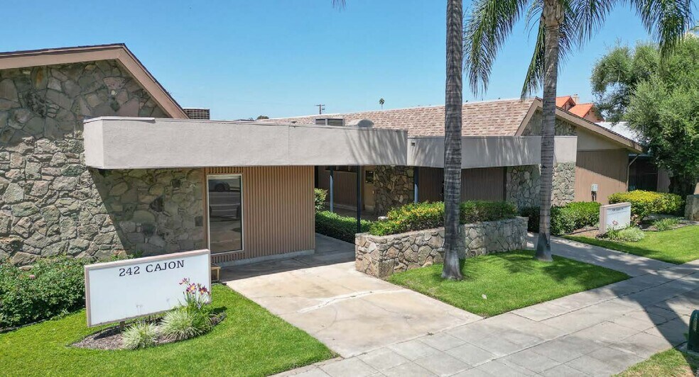 More Photos Of 242 Cajon St, Redlands Office For Lease