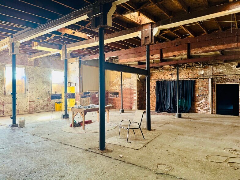 More Photos Of 1900 Light St, Baltimore General Retail For Lease