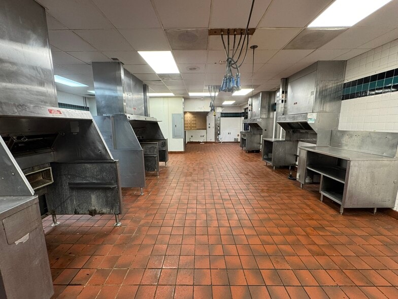 More Photos Of 5432 Portage Rd, Portage Fast Food For Sale