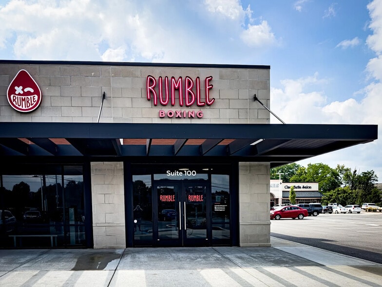 Primary Photo Of 4825 E 82nd St, Indianapolis Freestanding For Lease