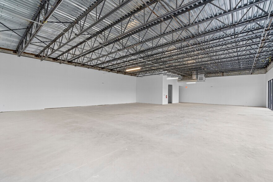 More Photos Of 2215 N Federal Hwy, Hollywood Restaurant For Sale