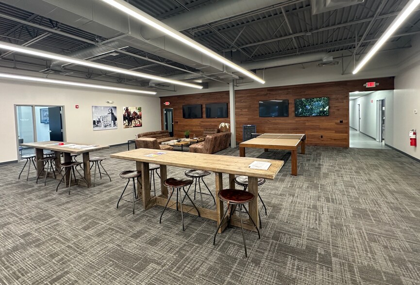 More Photos Of 9300 Allen Rd, West Chester Warehouse For Lease