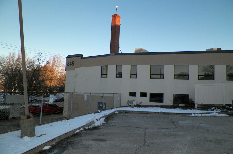 More Photos Of 845 N Main St, Providence Medical For Sale