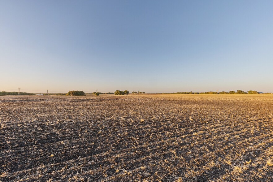 More Photos Of 453 County Road 371, Anna Land For Sale