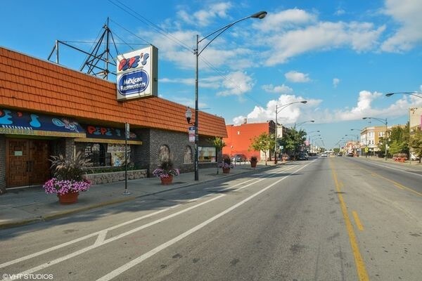 More Photos Of 3231 W 63rd St, Chicago Restaurant For Sale