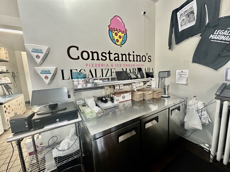 More Photos Of 136 Hamilton Ave, Greenwich Storefront Retail Residential For Lease