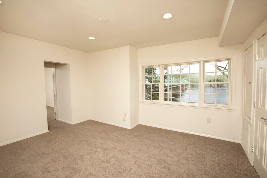 More Photos Of 15 E Bridge St, New Hope Storefront Retail Residential For Sale