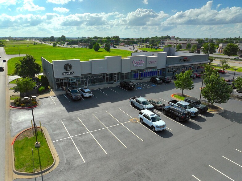 More Photos Of 3600 SE Guess Who Dr, Bentonville Storefront For Lease
