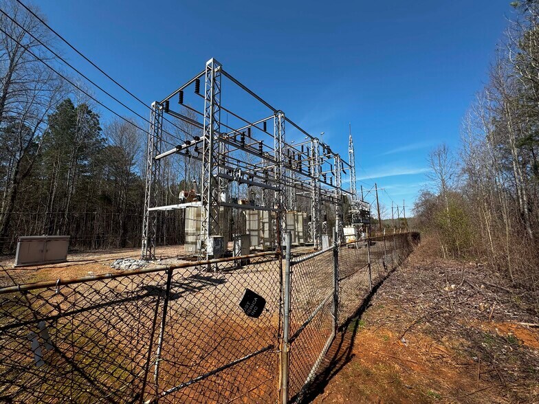 More Photos Of 5200 S Main St, Salisbury Industrial For Sale