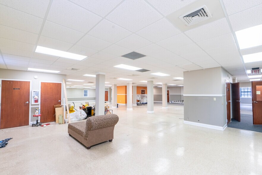 More Photos Of 819 Newman Dr, Helena Office For Sale