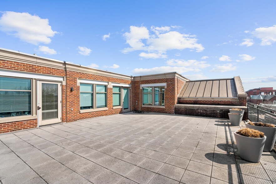 More Photos Of 3307 M St Nw, Washington Office For Lease