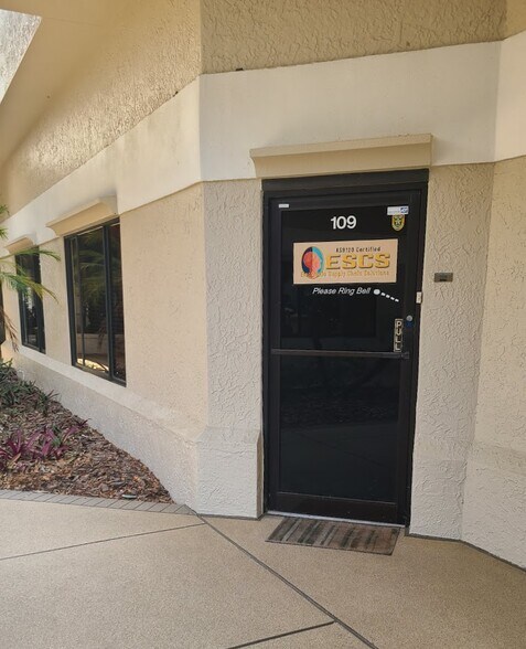 More Photos Of 3023 Eastland Blvd, Clearwater Office For Sale