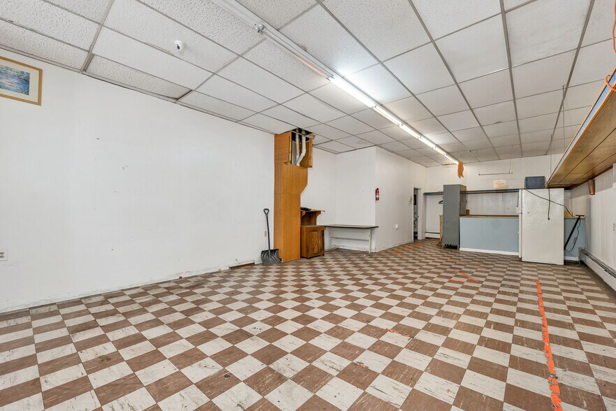 More Photos Of 23 Elm St, Nashua Storefront Retail Residential For Lease