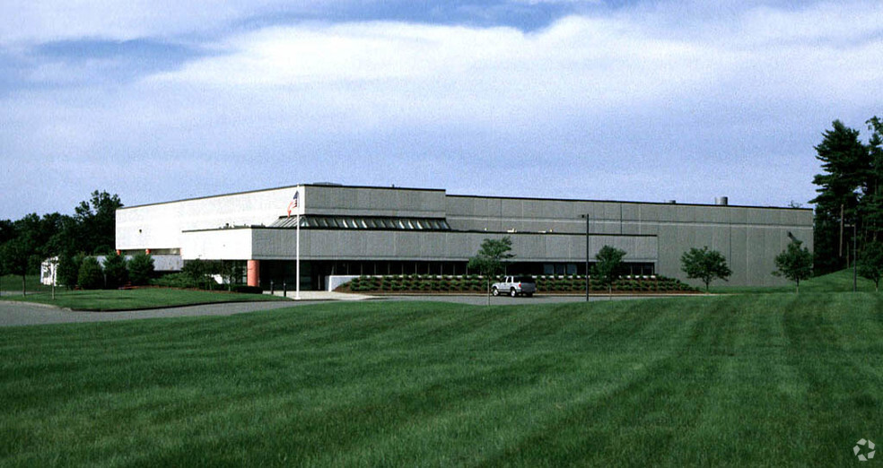 Primary Photo Of 240 Kenneth Welch Dr, Lakeville Warehouse For Lease