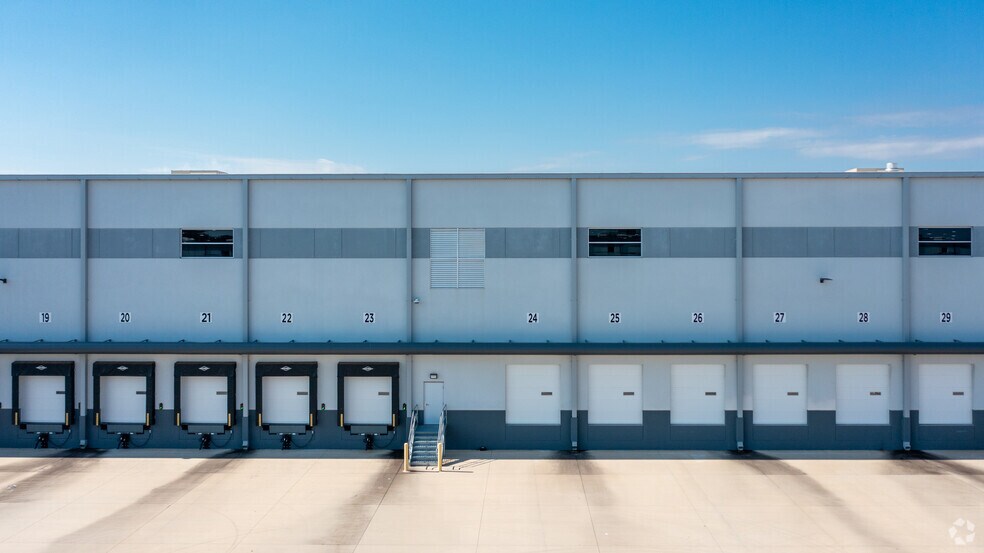 More Photos Of 3090 Highway 42, Locust Grove Warehouse For Lease
