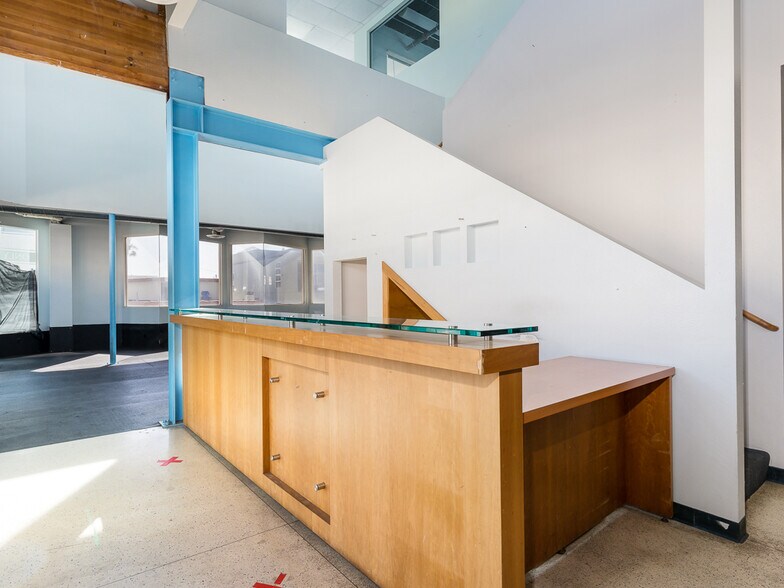 More Photos Of 4005 Highland Ave, Manhattan Beach Storefront Retail Office For Lease