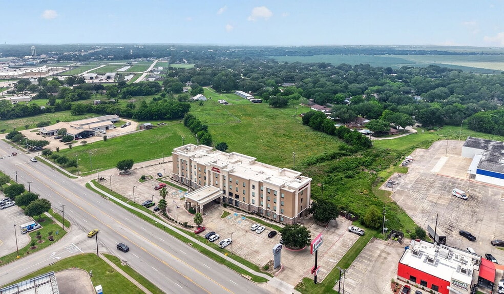 More Photos Of 4617 7th St, Bay City Hotel For Sale