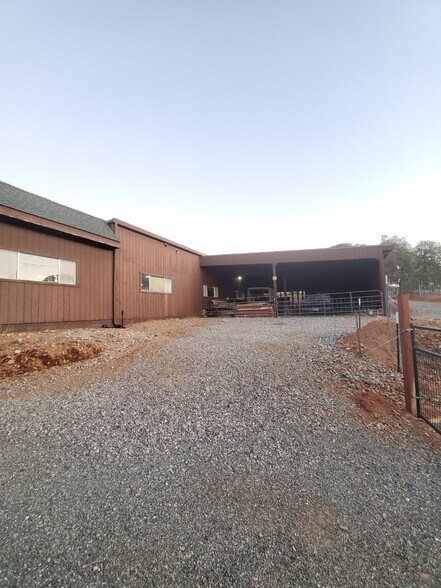 More Photos Of 13279 Roadrunner Loop, Red Bluff Airplane Hangar For Sale
