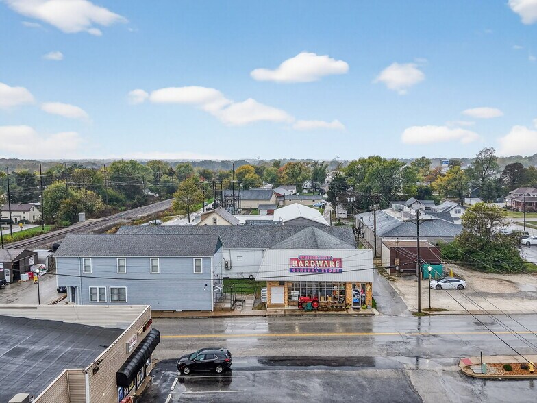 More Photos Of 103 W 2nd St N, Wright City General Retail For Sale