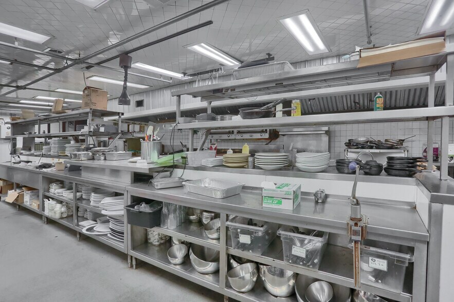 More Photos Of 634 Camp Horne Rd, Pittsburgh General Retail For Sale