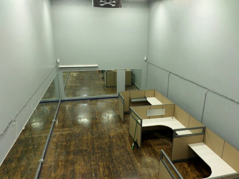 More Photos Of 900-902 Leonard St NW, Grand Rapids Storefront Retail Office For Sale