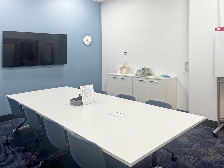 More Photos Of 1701 Park Center Dr, Orlando Coworking Space