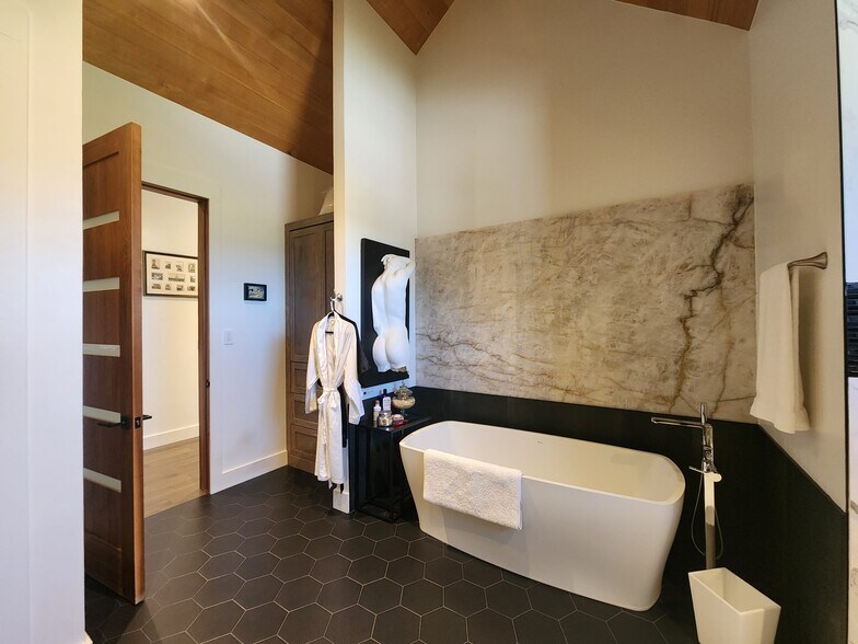 More Photos Of 872 Alpine Village Loop, Alpine Airplane Hangar For Sale