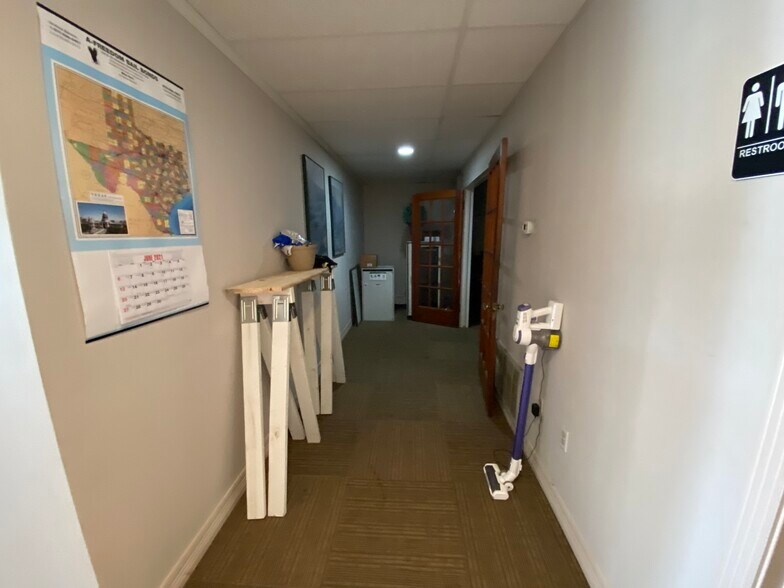 More Photos Of 805 12th St, Hempstead Office Residential For Sale