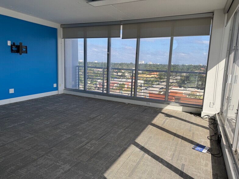 More Photos Of 1720 Harrison St, Hollywood Office Residential For Sale