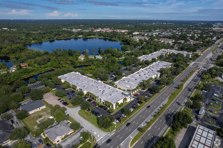 More Photos Of 2200 N Alafaya Trl, Orlando Office For Lease