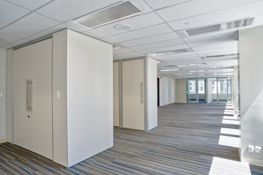 More Photos Of 1155 Boul René-Lévesque O, Montréal Office Residential For Lease