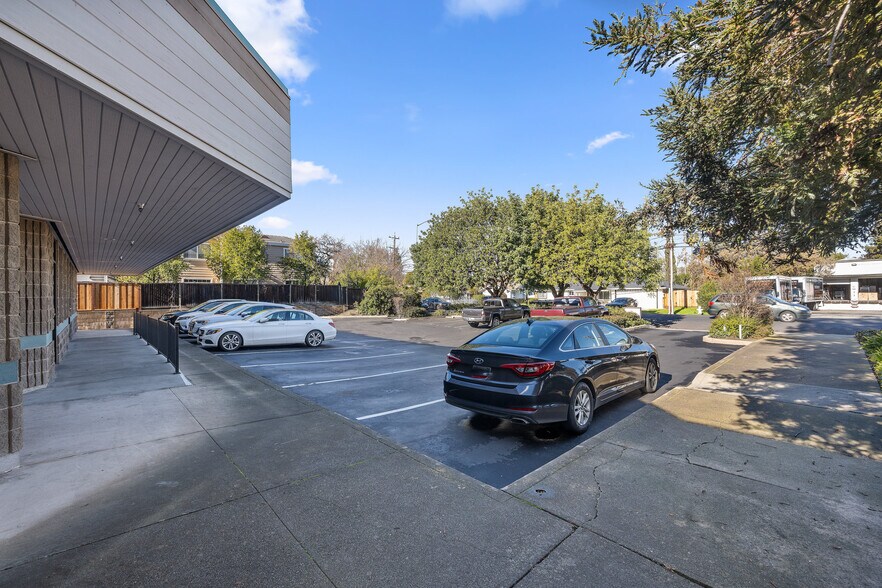 More Photos Of 3451 Vincent Rd, Pleasant Hill Research And Development For Lease