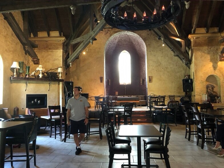 More Photos Of 1715 E Main St, Mohegan Lake Restaurant For Sale