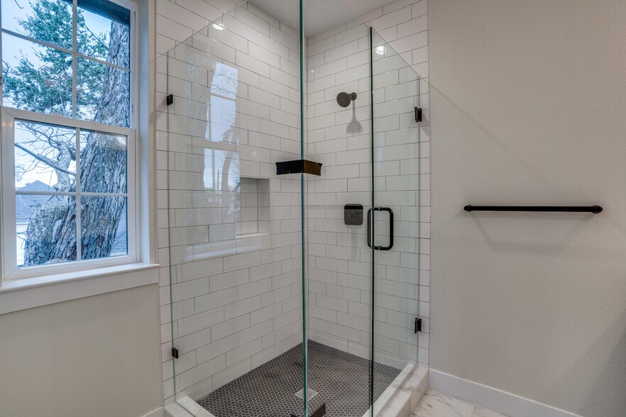 More Photos Of 421/423 Wayne, Dallas Apartments For Sale