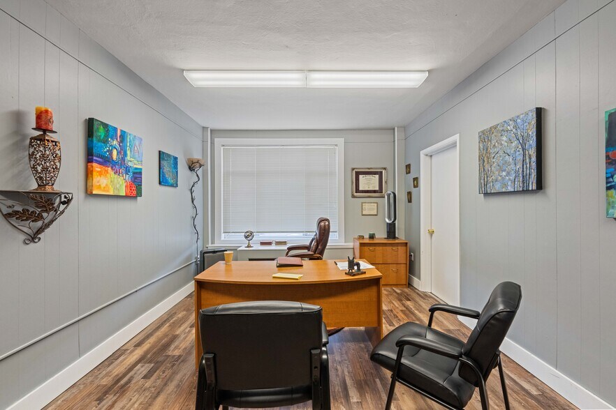 More Photos Of 340 Central Ave, Coos Bay Medical For Lease