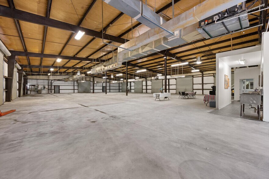 More Photos Of 2953 E 63rd Ave, Bradenton Warehouse For Sale