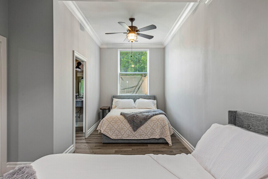 More Photos Of 30048 Yosemite Blvd, La Grange Bar For Sale