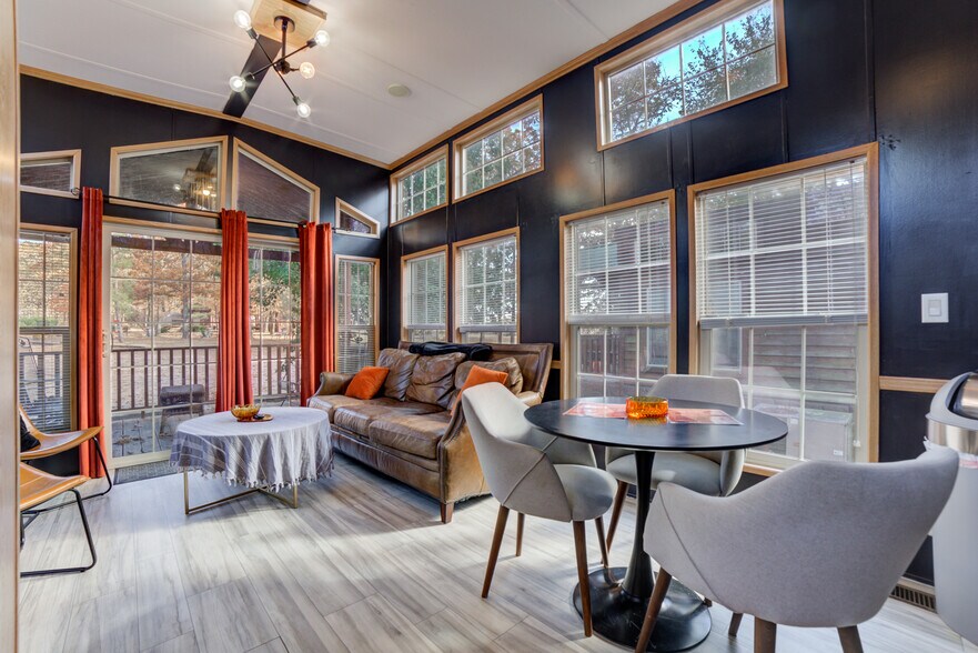 More Photos Of 446724 E 390 Rd, Langley Hotel For Sale