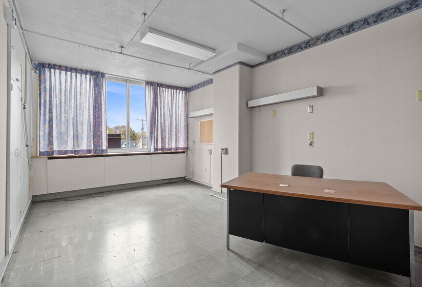 More Photos Of 94 Hospital St, Ridgway Specialty For Sale