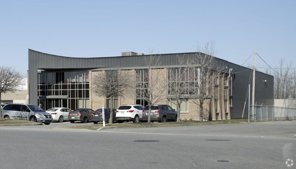 Primary Photo Of 5430 Rue J.-A.-Bombardier, Longueuil Warehouse For Lease