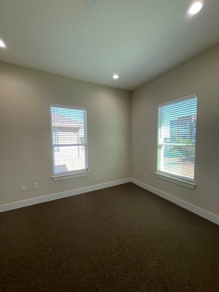 More Photos Of 2951 FM 1460, Georgetown Office For Sale