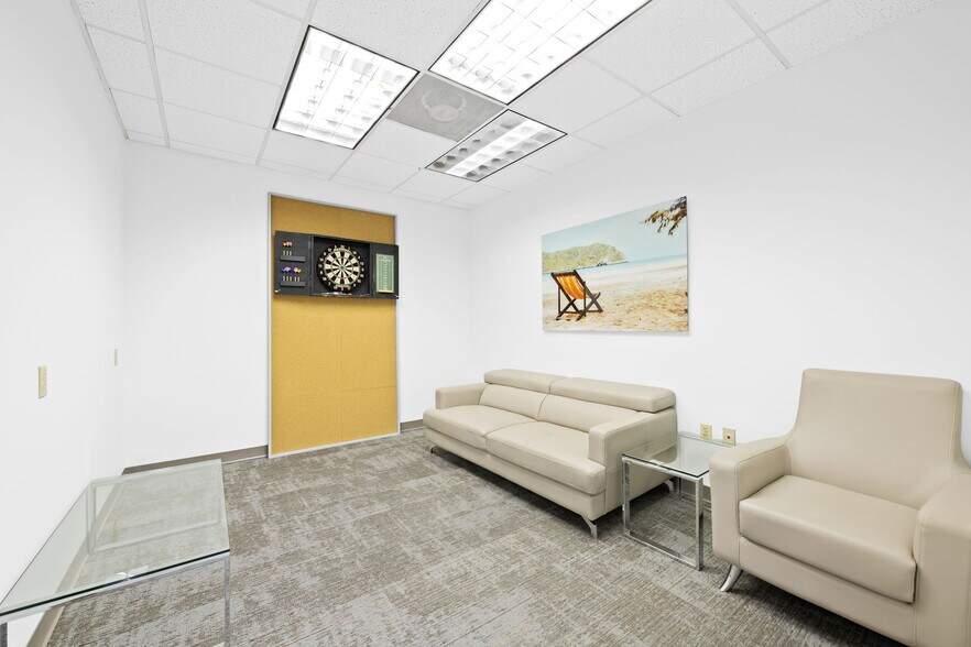 More Photos Of 3333 W Commercial Blvd, Fort Lauderdale Medical For Sale